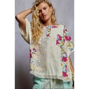 POL - Round Neck Short Sleeve Floral Knit Rib Top - Large